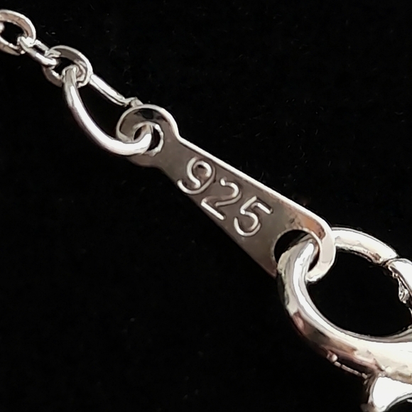 White Howlite Pendant - Picture 2 of 2